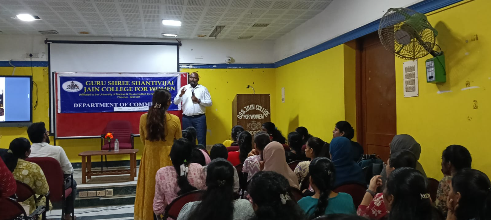 Advocate I. Calvin Jones addressing students at the Orientation Programme on Legal Rights and Responsibilities, Guru Shree Shantivijai Jain College for Women, Chennai