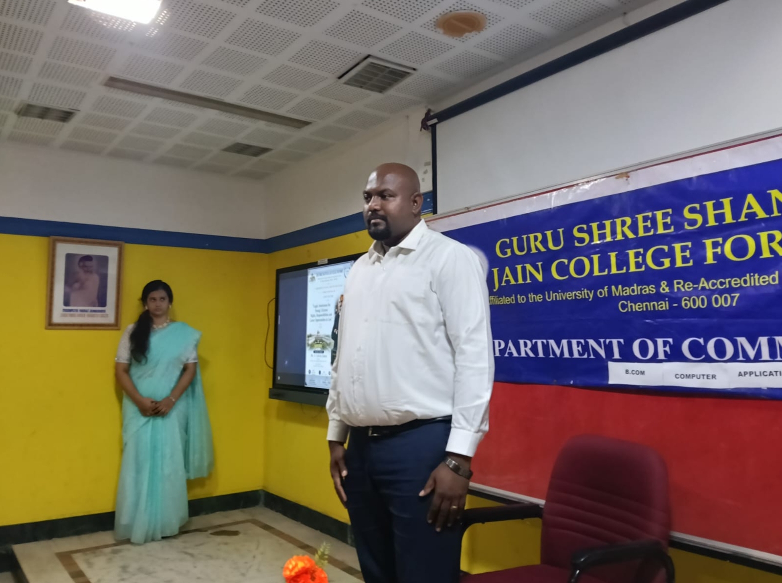 Advocate I. Calvin Jones with faculty at the Guru Shree Shantivijai Jain College for Women, Department of Commerce